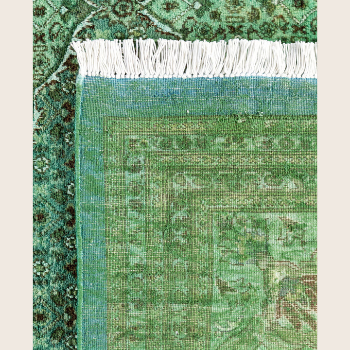 Green Traditional Samsara Wool Rug - 8'2" x 10'6"