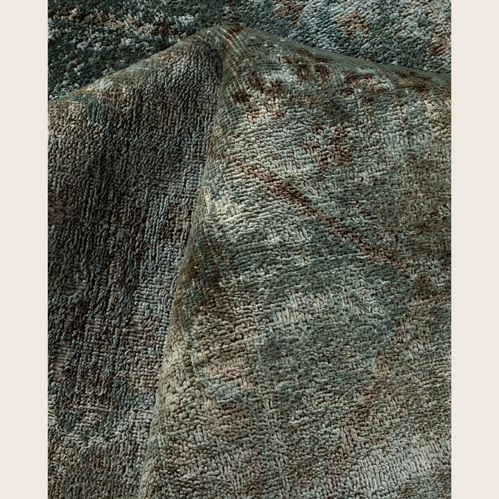 Grey Traditional Samsara Wool Rug - 6' x 8'10"