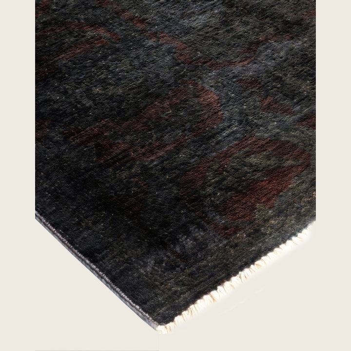 Black Traditional Samsara Wool Rug - 6' x 8'8"