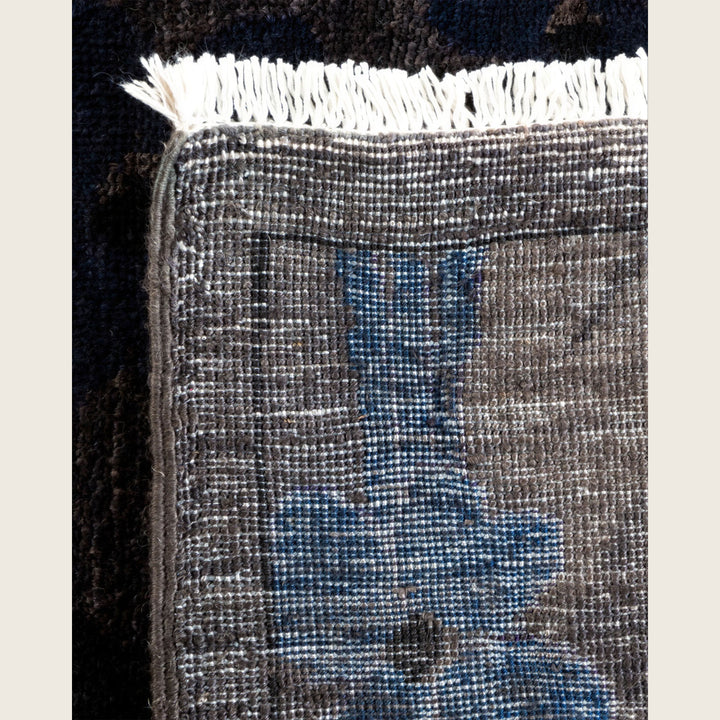 Charcoal Traditional Samsara Wool Rug - 6' x 8'10"