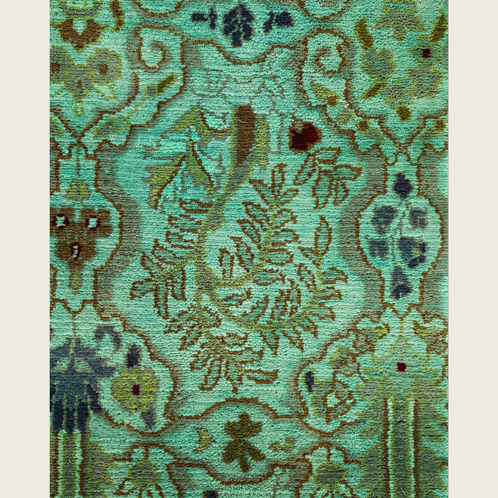 Green Traditional Samsara Wool Runner - 2'6" x 8'1"