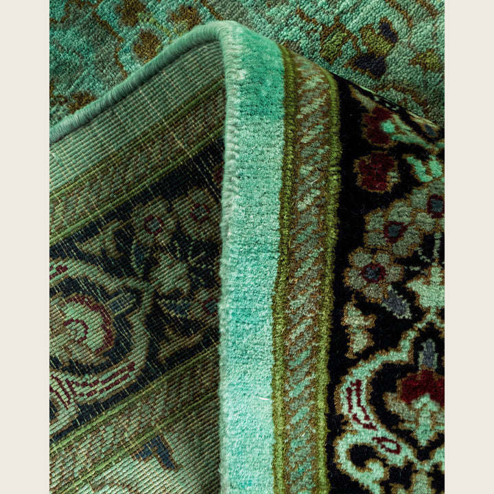 Green Traditional Samsara Wool Runner - 2'6" x 8'1"