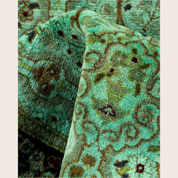 Green Traditional Samsara Wool Runner - 2'6" x 8'1"