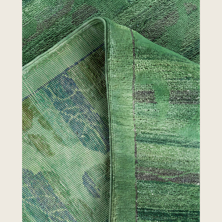 Green Traditional Samsara Wool Rug - 6'1" x 9'1"