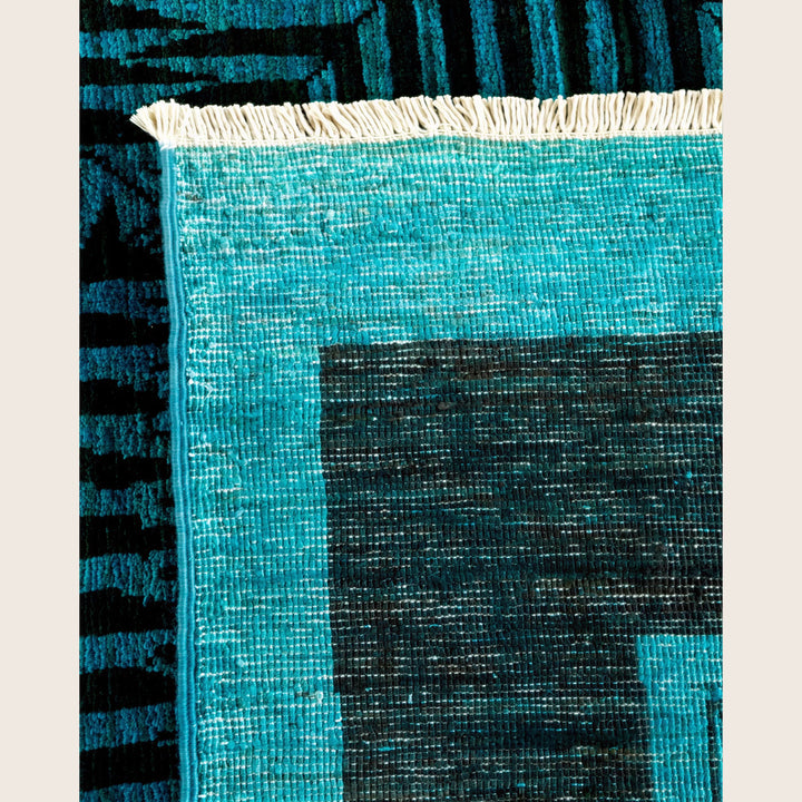Blue Traditional Samsara Wool Rug - 7'10" x 10'1"