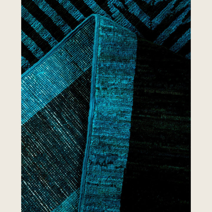 Blue Traditional Samsara Wool Rug - 7'10" x 10'1"