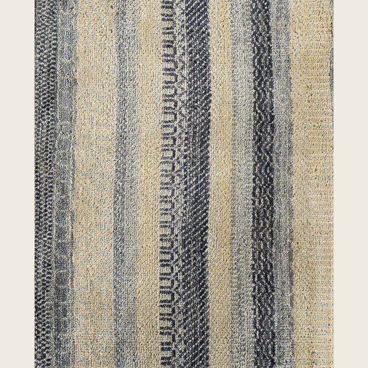 Beige Traditional Savannah Wool Rug - 9' x 12'4"