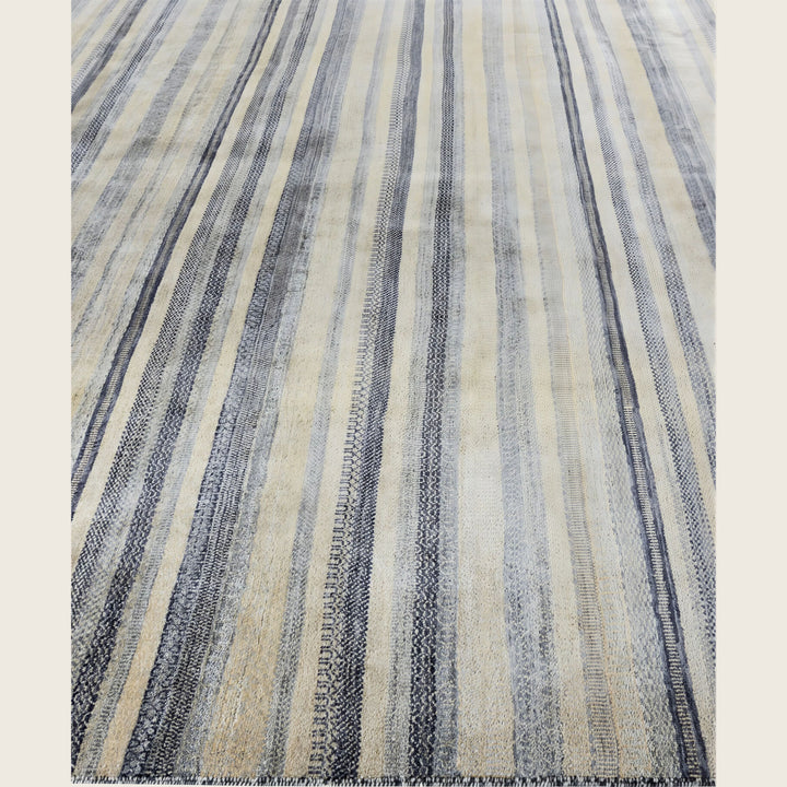 Beige Traditional Savannah Wool Rug - 9' x 12'4"