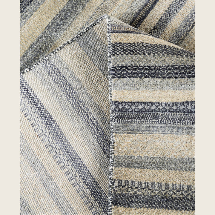 Beige Traditional Savannah Wool Rug - 9' x 12'4"