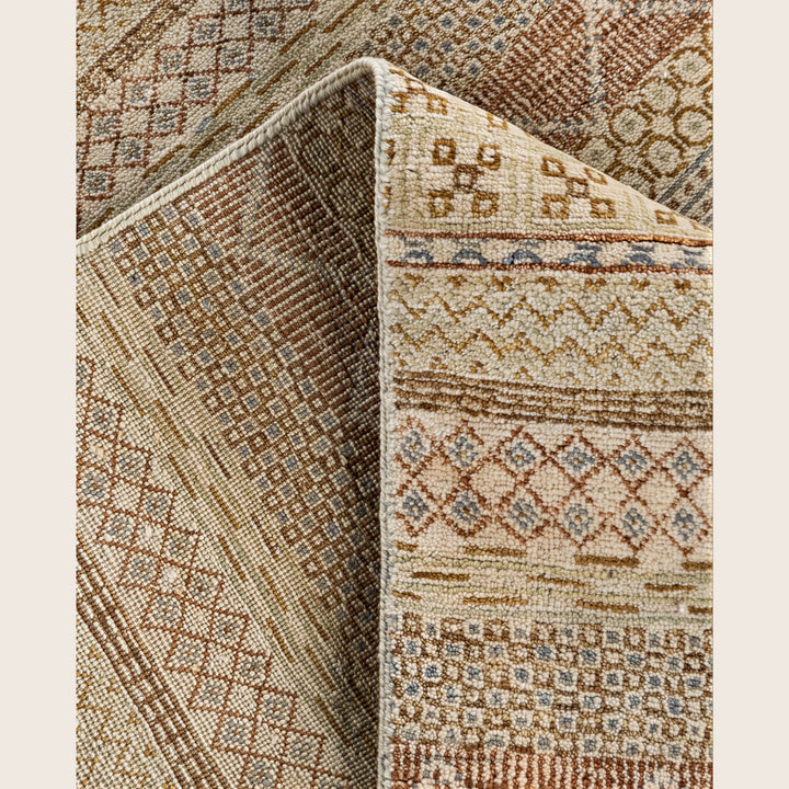Beige Traditional Savannah Wool Rug - 9'3" x 12'3"