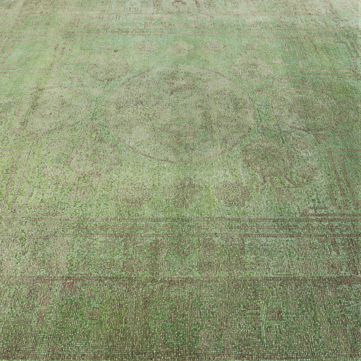 Image for Green Alchemy Traditional Silk Wool Blend Rug - 8'2" x 10'4"