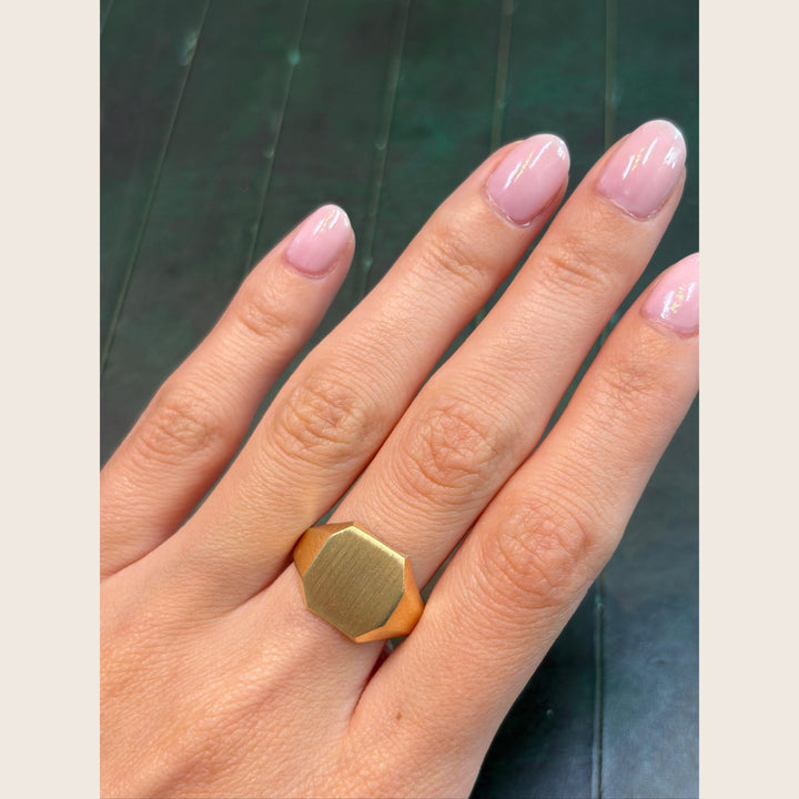Image for Vintage 14K Yellow Gold Signet Ring