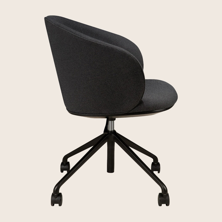Unda Swivel Chair