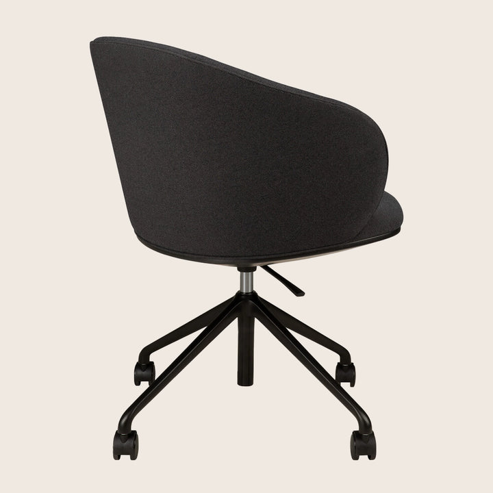 Unda Swivel Chair