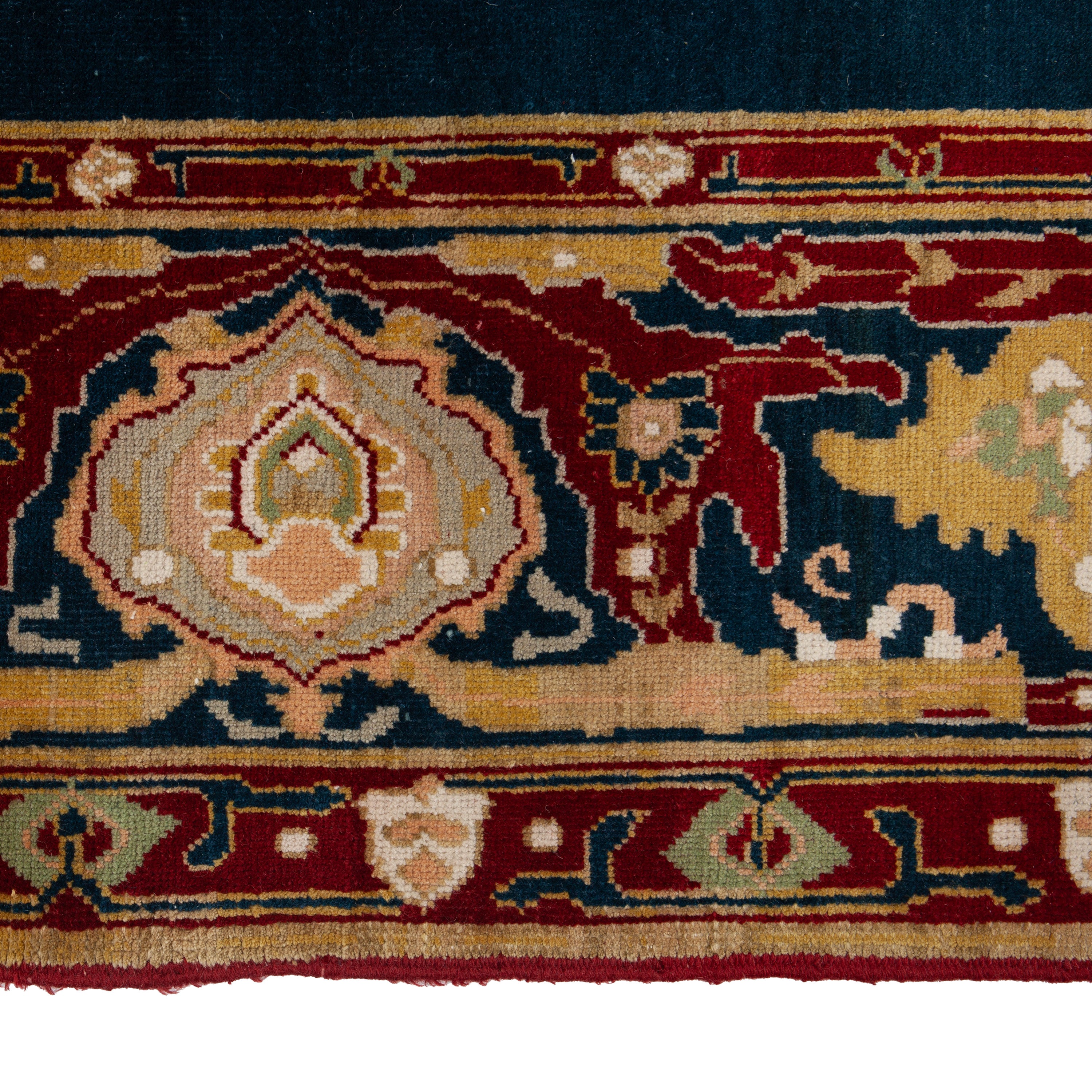 Traditional Rug - 9'09" x 11'06"