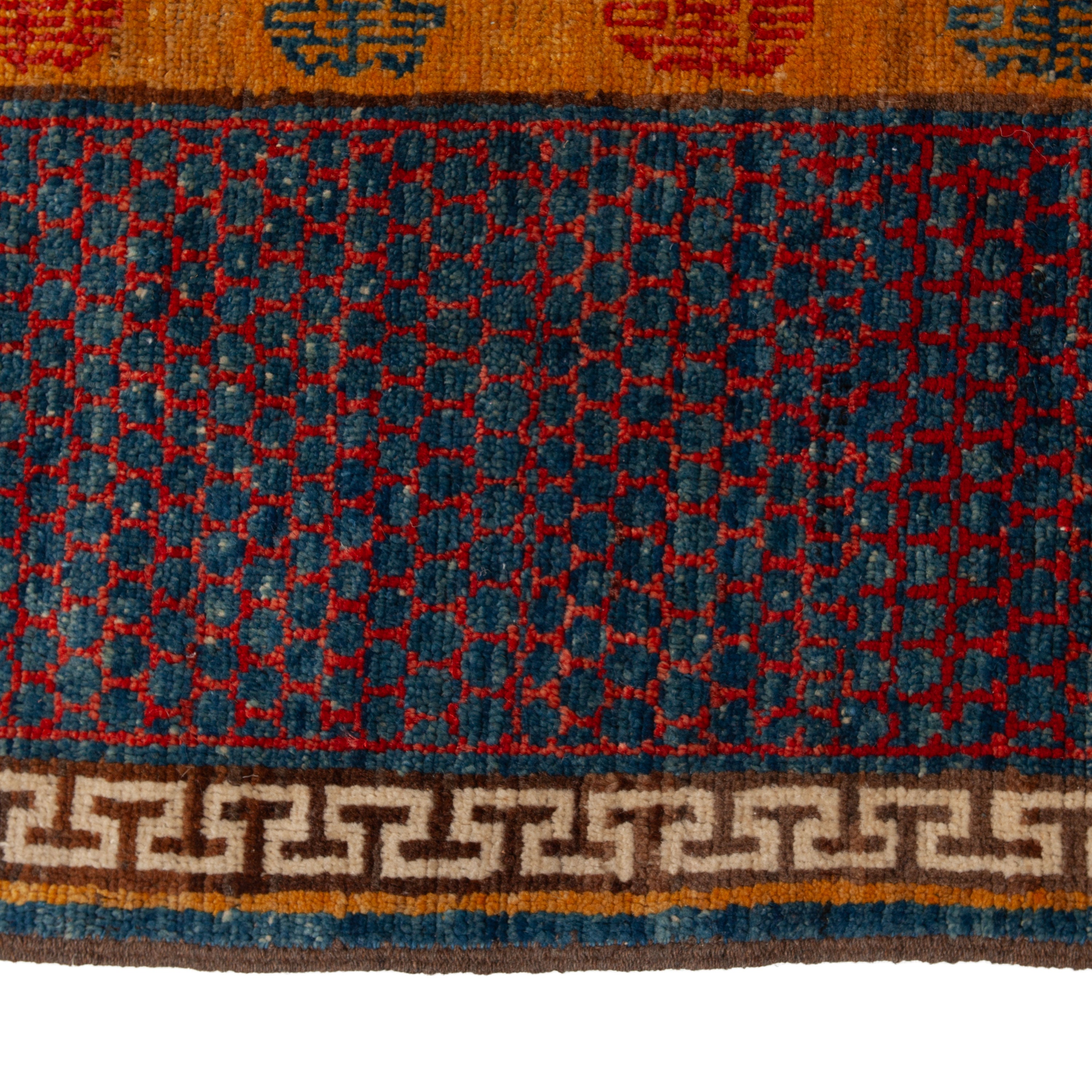 Vintage Traditional Wool Rug - 6'3" x 11'6"