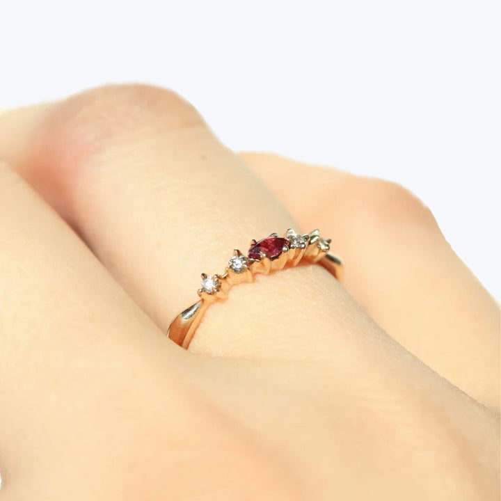 Naye Ring