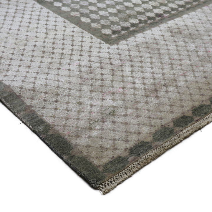 Grey Alchemy Traditional Wool Silk Blend Rug - 7'6" x 10'6"