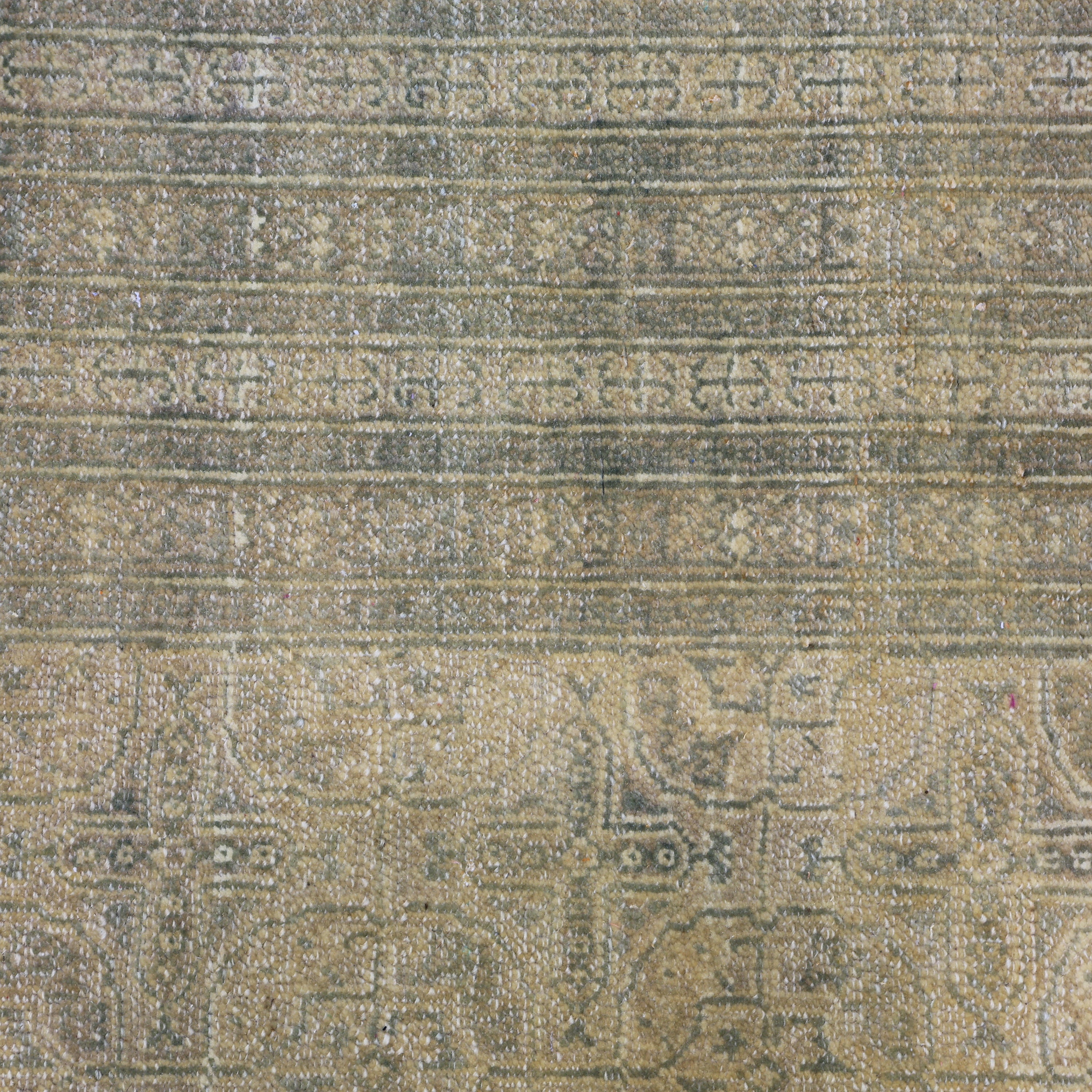 Beige Alchemy Traditional Wool Rug - 8' x 10'4"