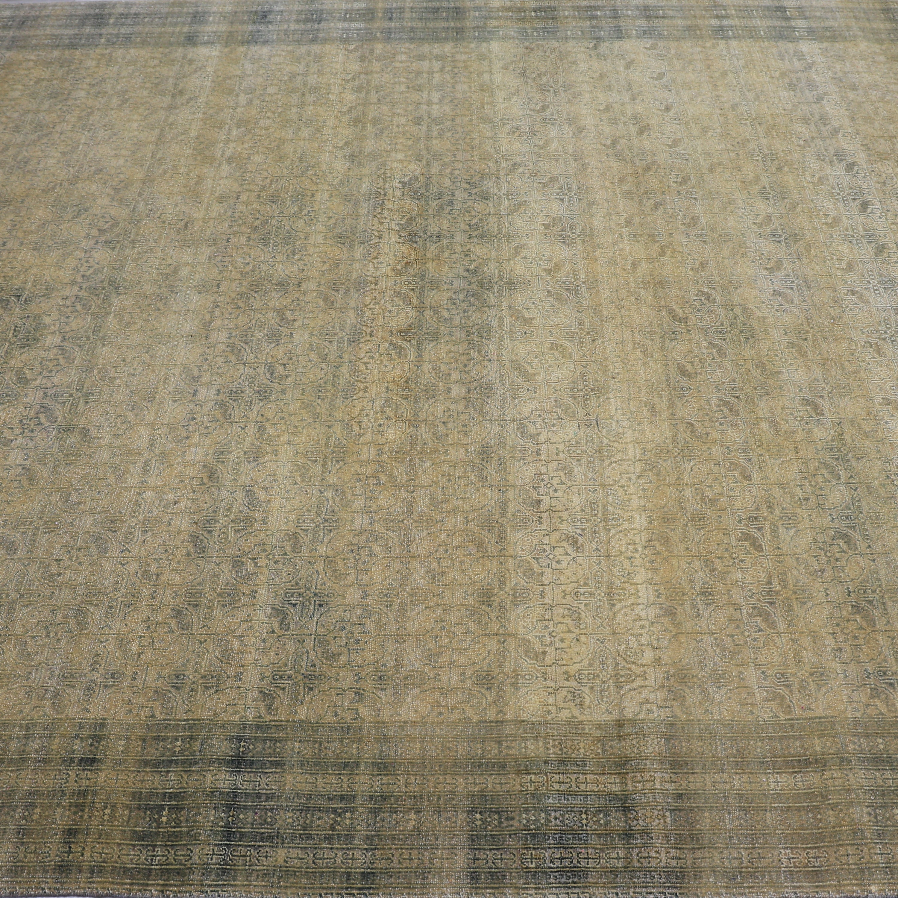 Beige Alchemy Traditional Wool Rug - 8' x 10'4"