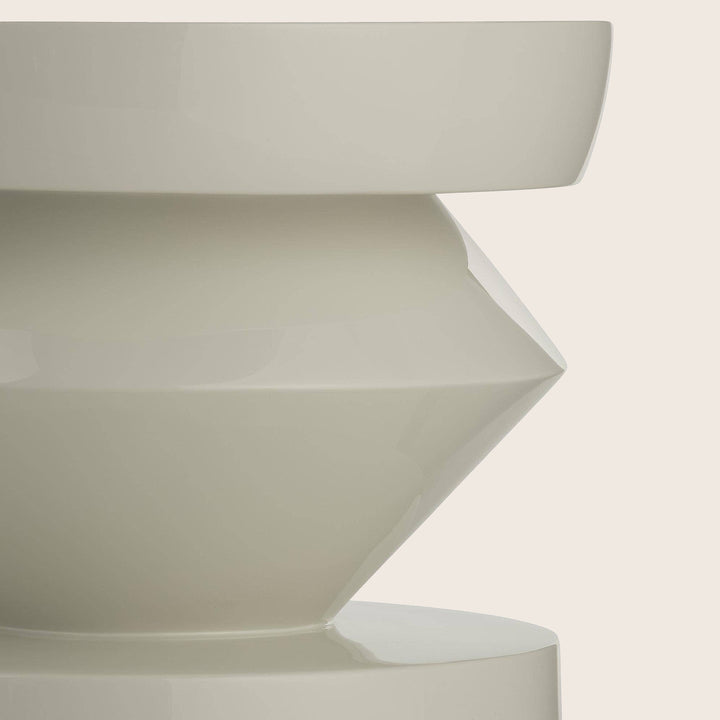 Uma Accent Table