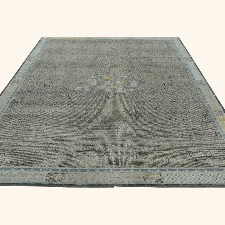 Grey Traditional Wool Silk Rug - 8'1" x 10'1"