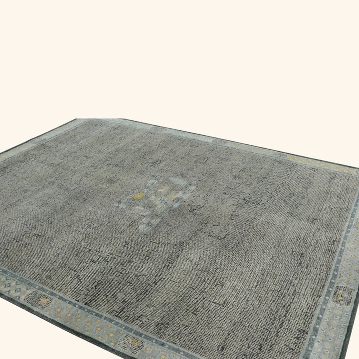 Grey Traditional Wool Silk Rug - 8'1" x 10'1"