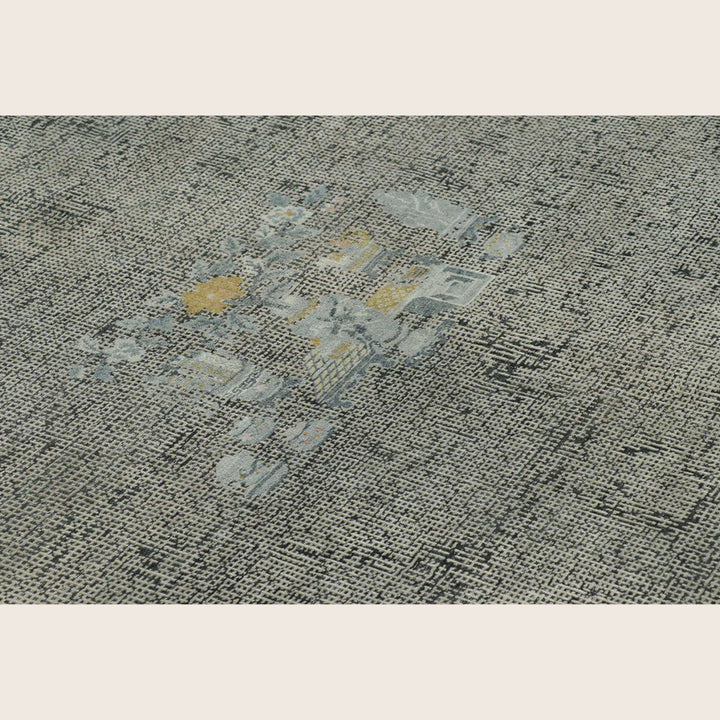Grey Traditional Wool Silk Rug - 8'1" x 10'1"