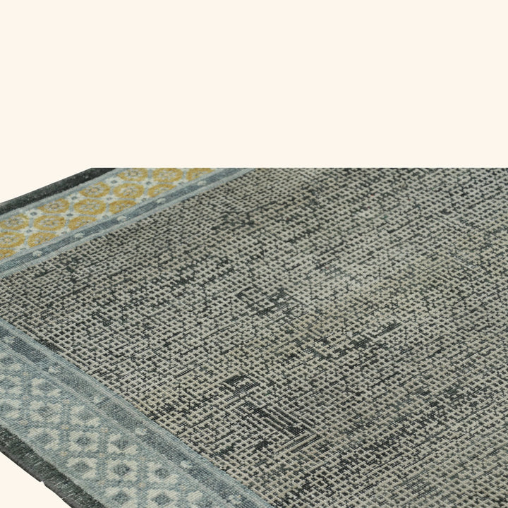 Grey Traditional Wool Silk Rug - 8'1" x 10'1"