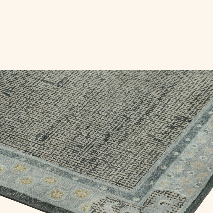 Grey Traditional Wool Silk Rug - 8'1" x 10'1"