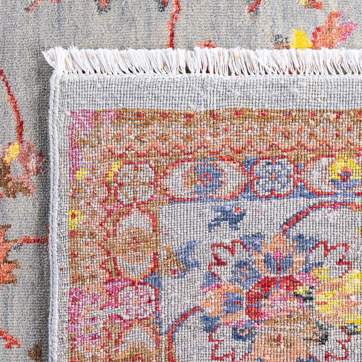 Grey Traditional Wool Silk Blend Rug - 8'1" x 10'1"