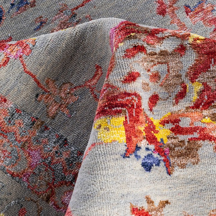 Grey Traditional Wool Silk Blend Rug - 8'1" x 10'1"