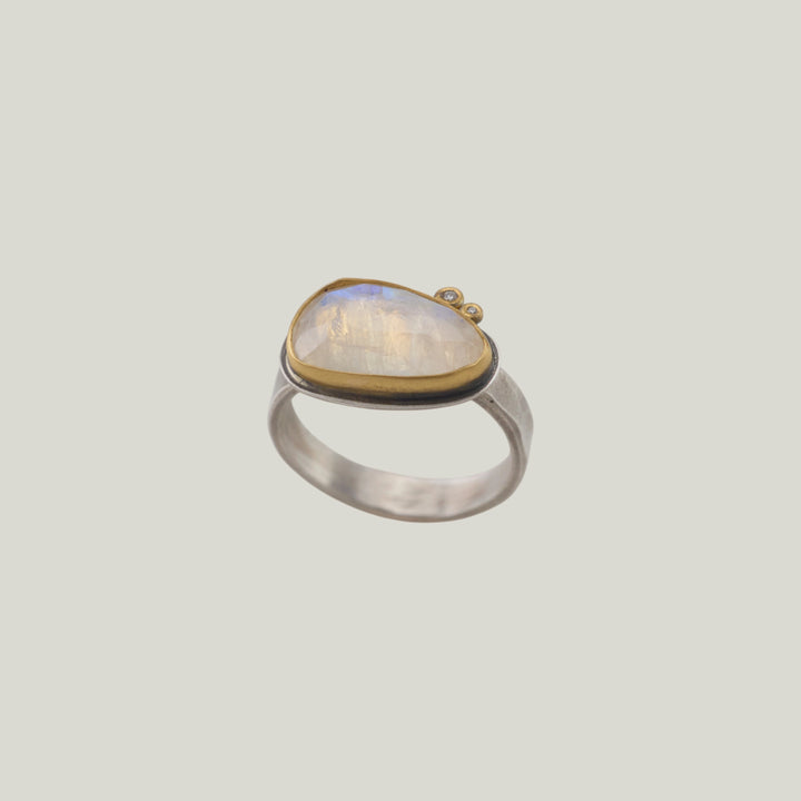 Rosecut Moonstone and Diamonds Ring