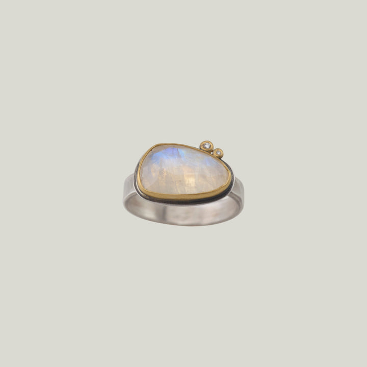Rosecut Moonstone and Diamonds Ring