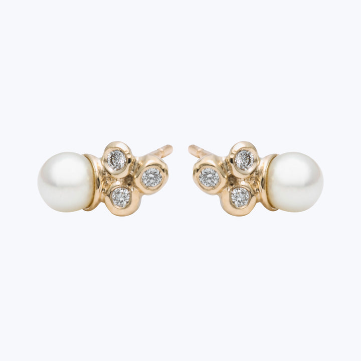 Sea Anemone Pearl White Akoya, Diamonds Studs