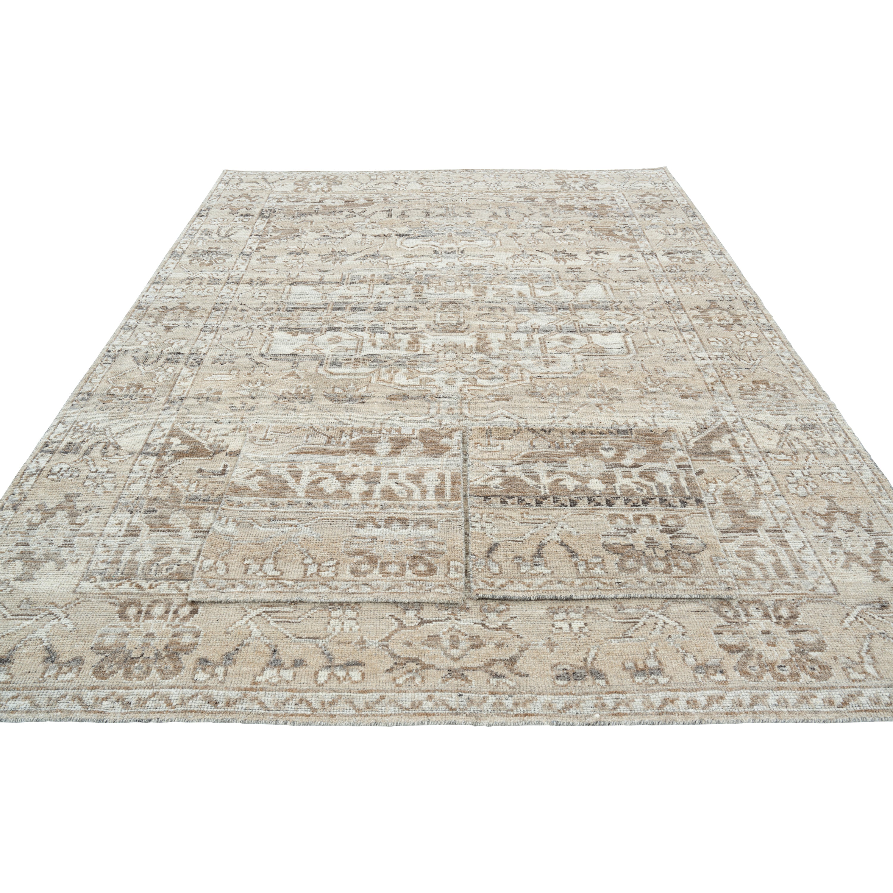 Ivory Traditional Wool Rug - 8' x 10'