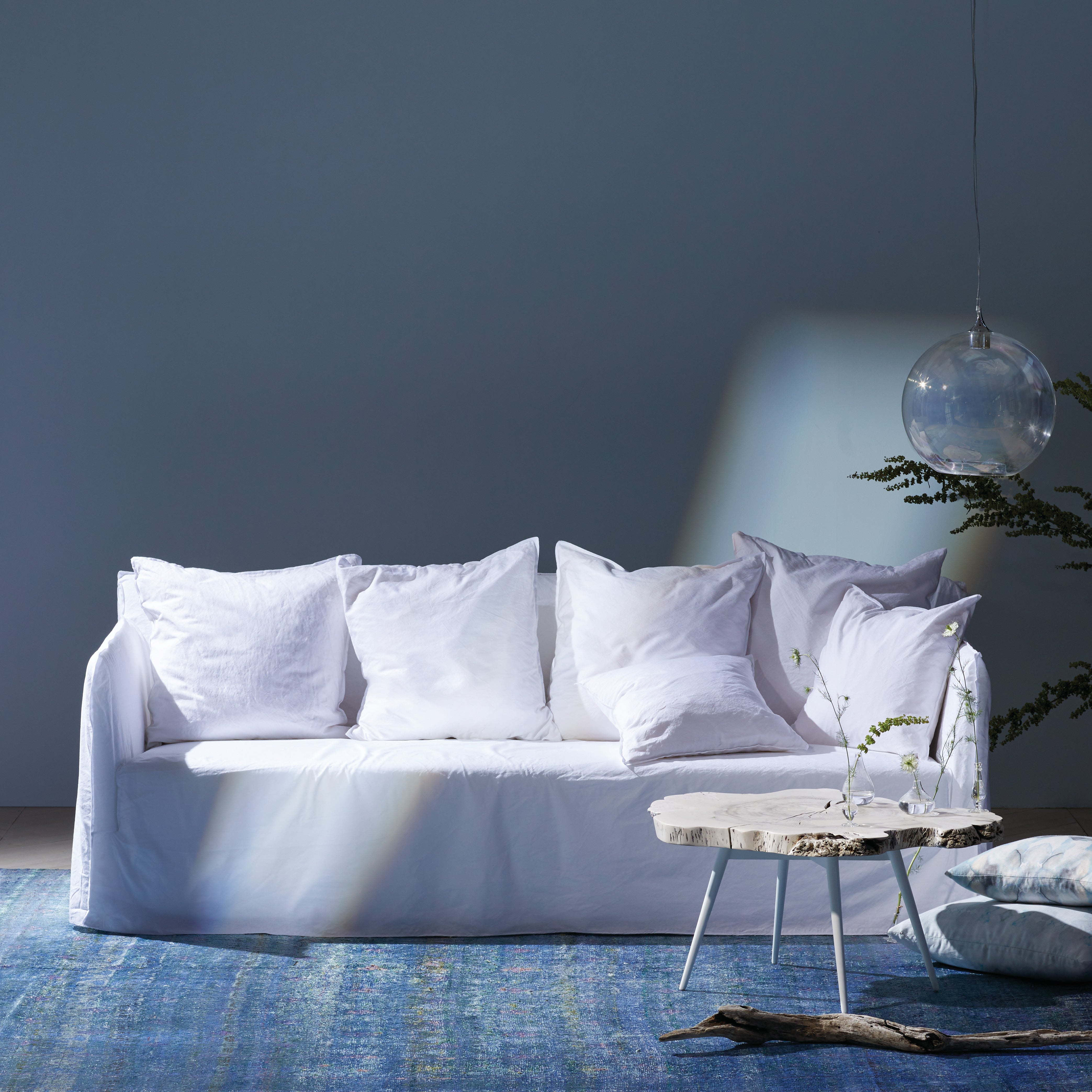 Ghost Slipcover Sofa – abc carpet & home