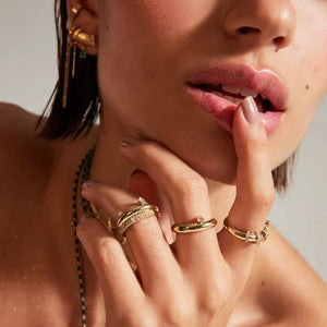Image for Curve Yellow Gold Ring With Singular Diamond - hover