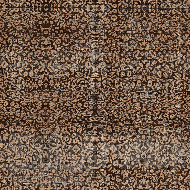 Computer monitor displaying an error message saying Request assistance unavailable.