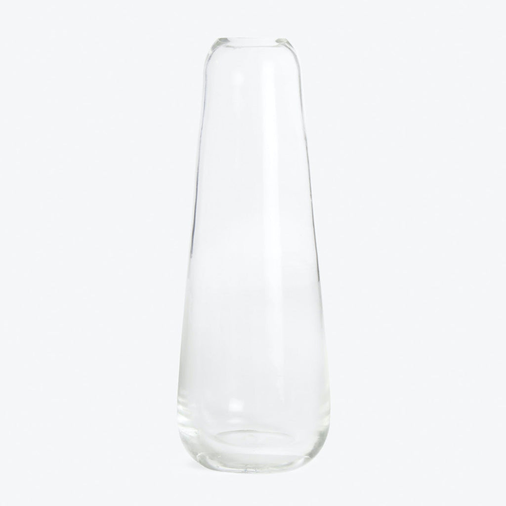 Minimalist, clear glass vase adds simplicity and elegance to any space.