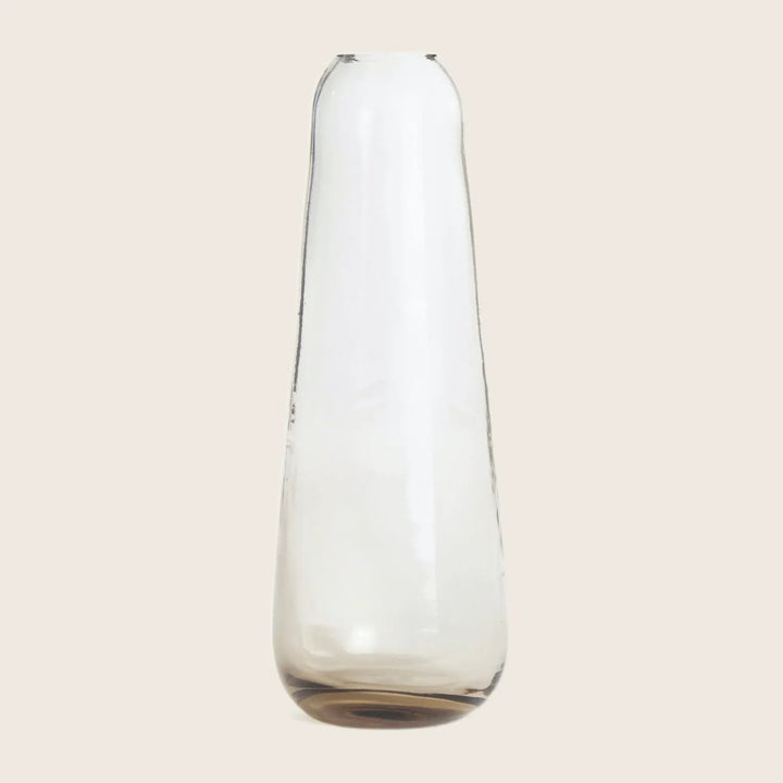 Elegant glass vase with sleek design, perfect for floral arrangements.