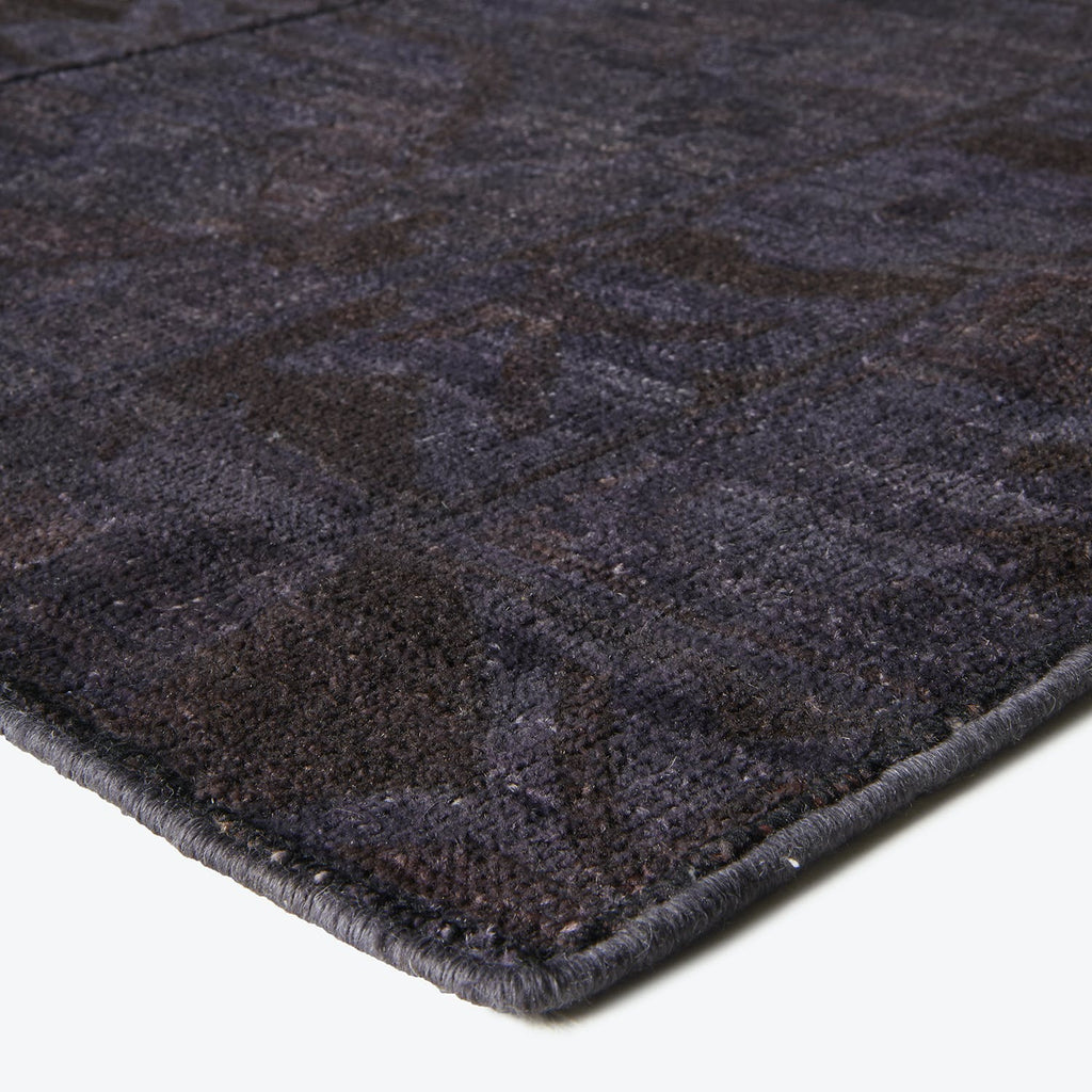 High-quality, contemporary rug with plush pile and subtle pattern